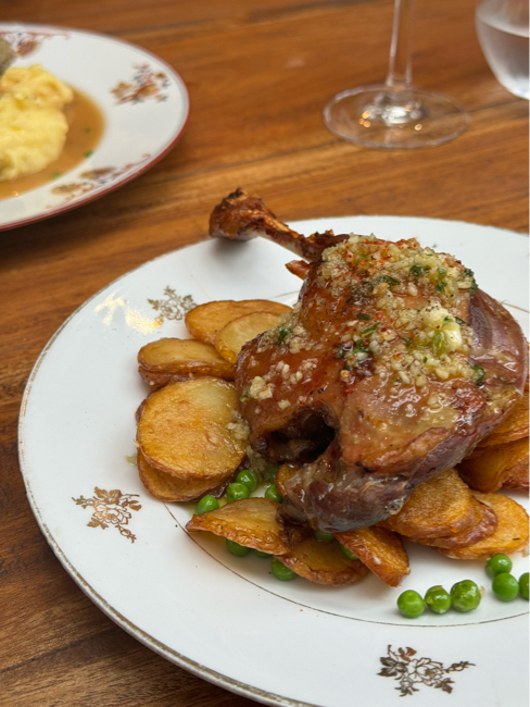 Confit de canard, pomme persillé